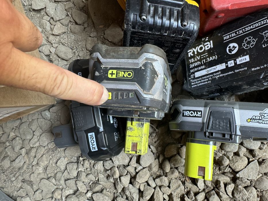 Acumulator milwaukee 5ah,ryobi 5ah,2ah,dewalt 5ah