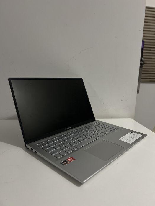 Asus Vivobook 15 8ram 512Gb