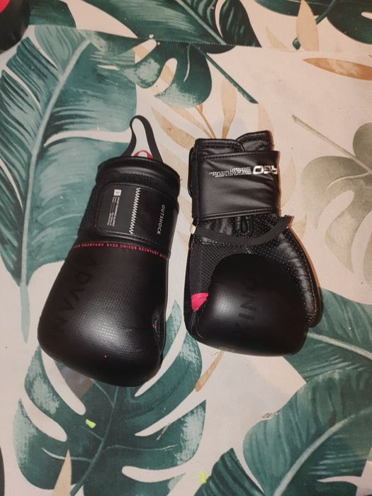 Mănuși de  box folosite negociabil