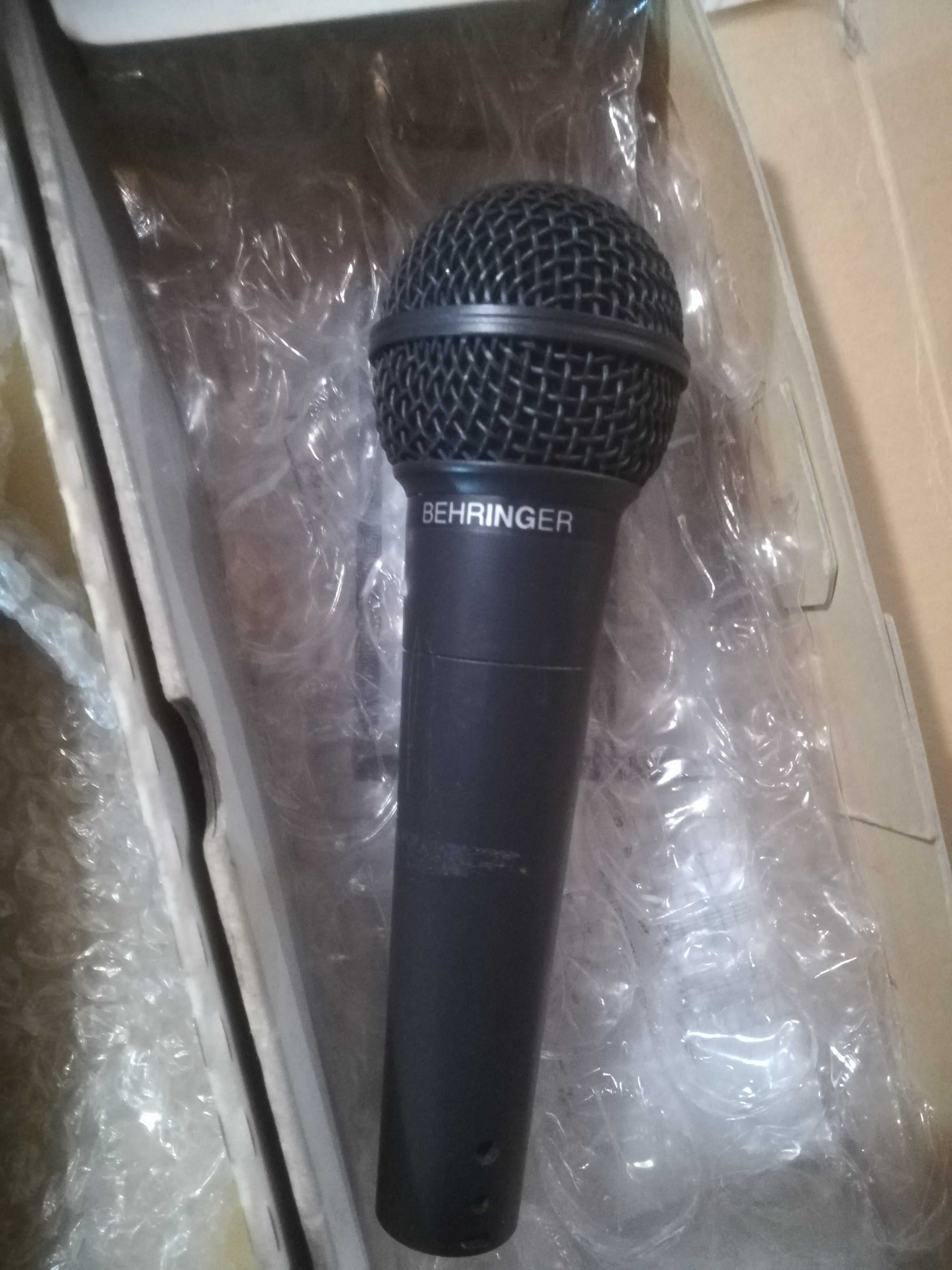 Продавам микрофони SHURE С 606