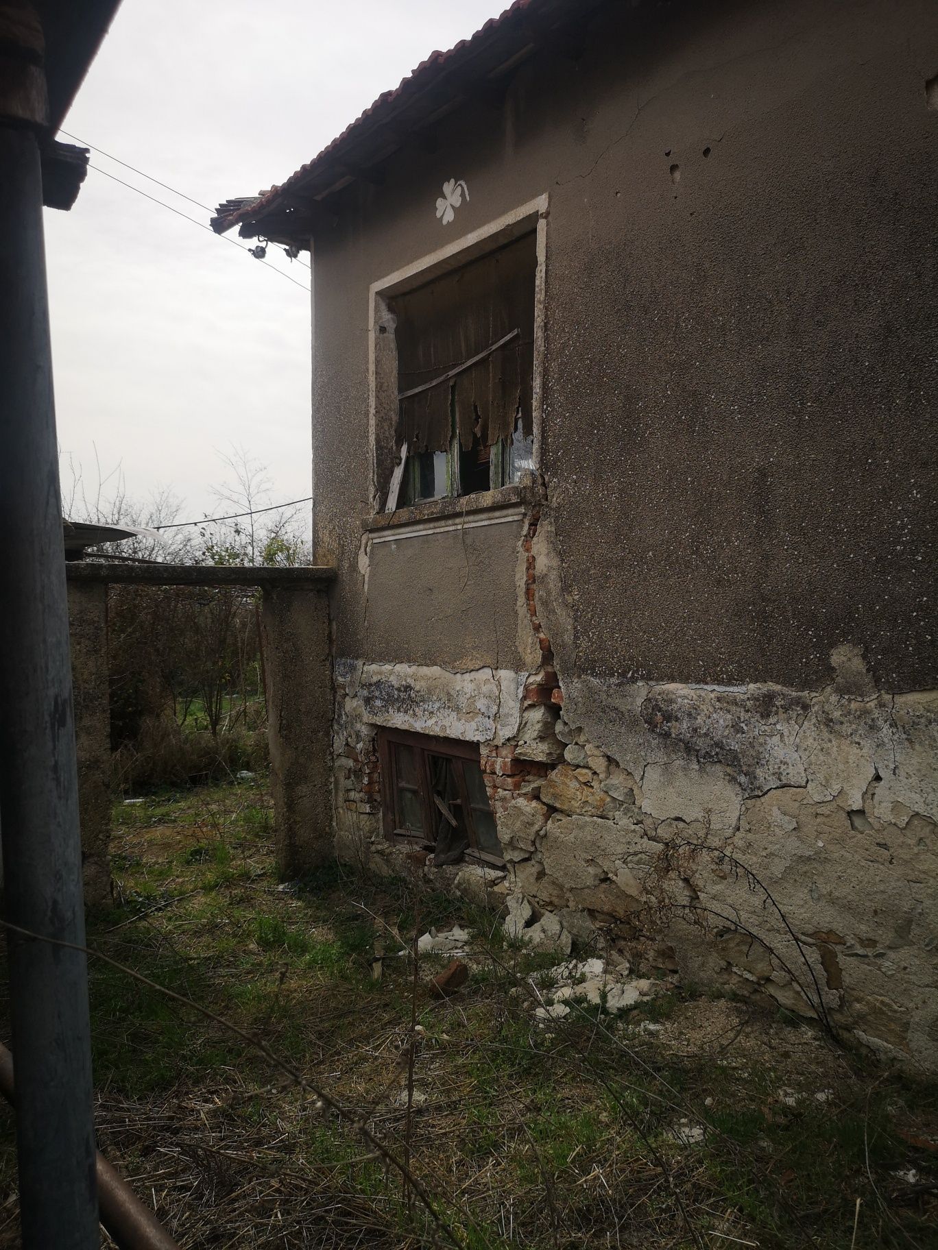 Дворно място с Къща,село Млекарево,КОЛЕДНА ОФЕРТА!!!