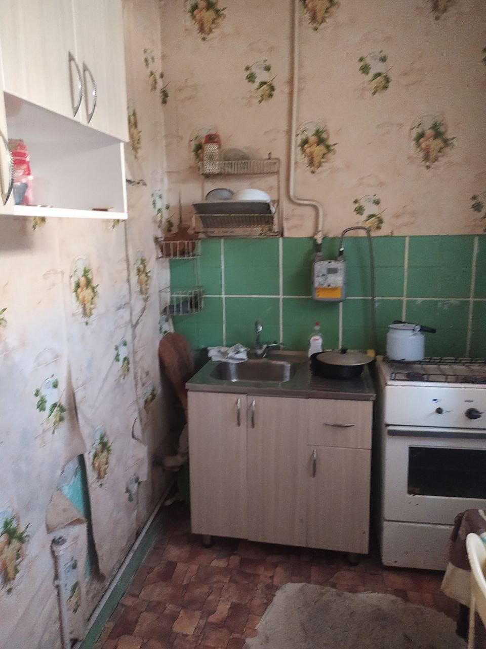 Пустая квартира без мебели 1/1/5 .куйлюк массив 5