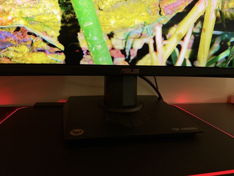 Компютър G:RIGS Prometheus + монитор ASUS + razer слушалки,клавиатура