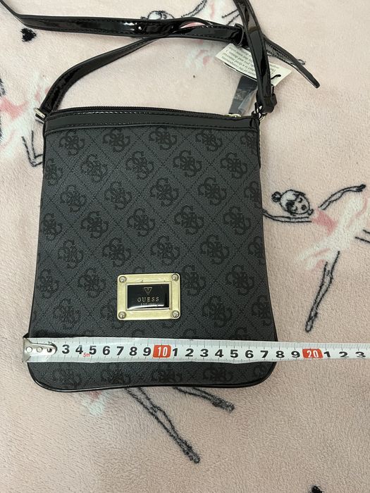 Дамска чанта Guess