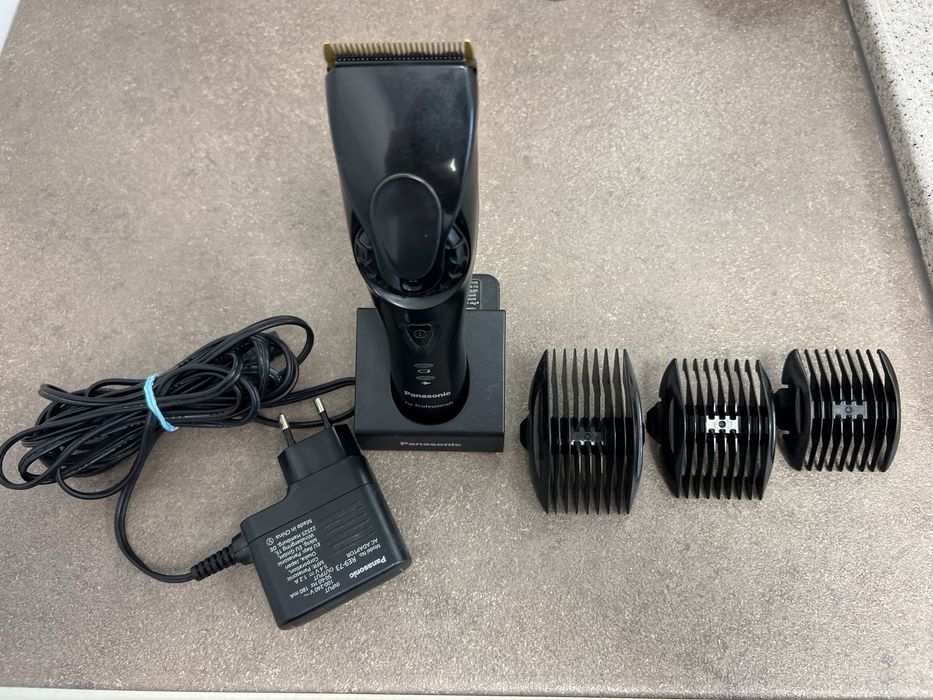 De vanzare - masina tuns panasonic+trimmer moser!(Cadou shave babylss)