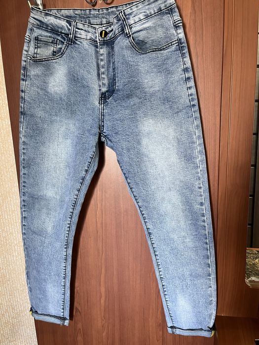 Продам мужские брюки классические новые толко один раз одети.