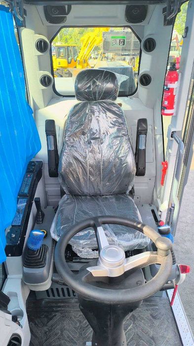 Экскаватор HENGTE модель HT160W Двигатель Сummins