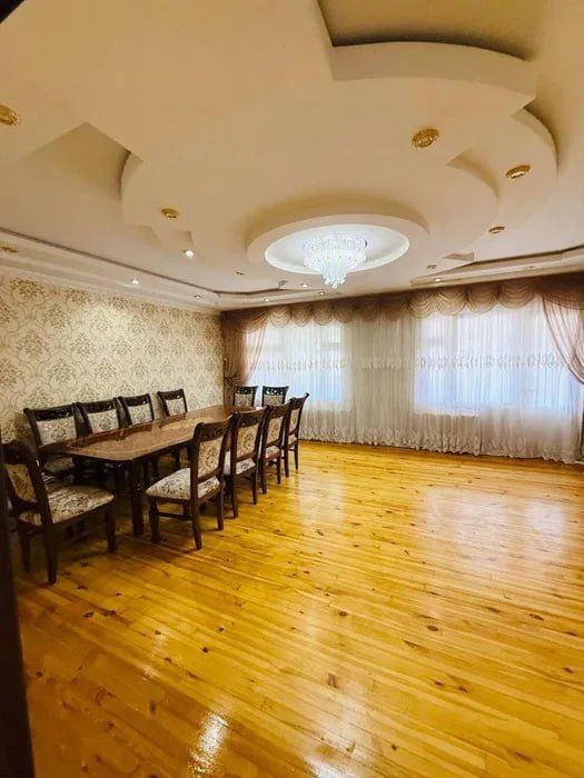 Sotiladi квартира Центр Ойбек 4//7//9 180м2