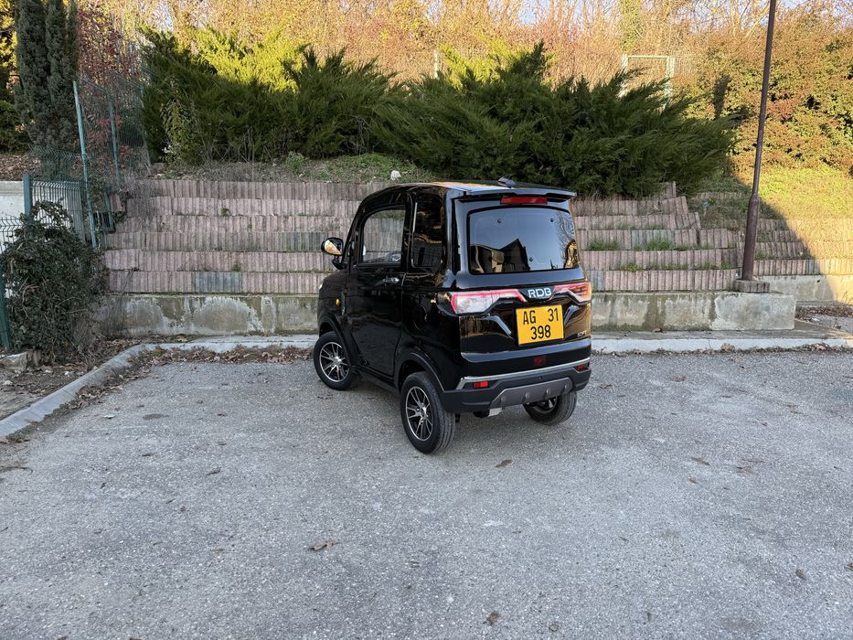 Vând RDB mașină electrică fără permis 25km la oră