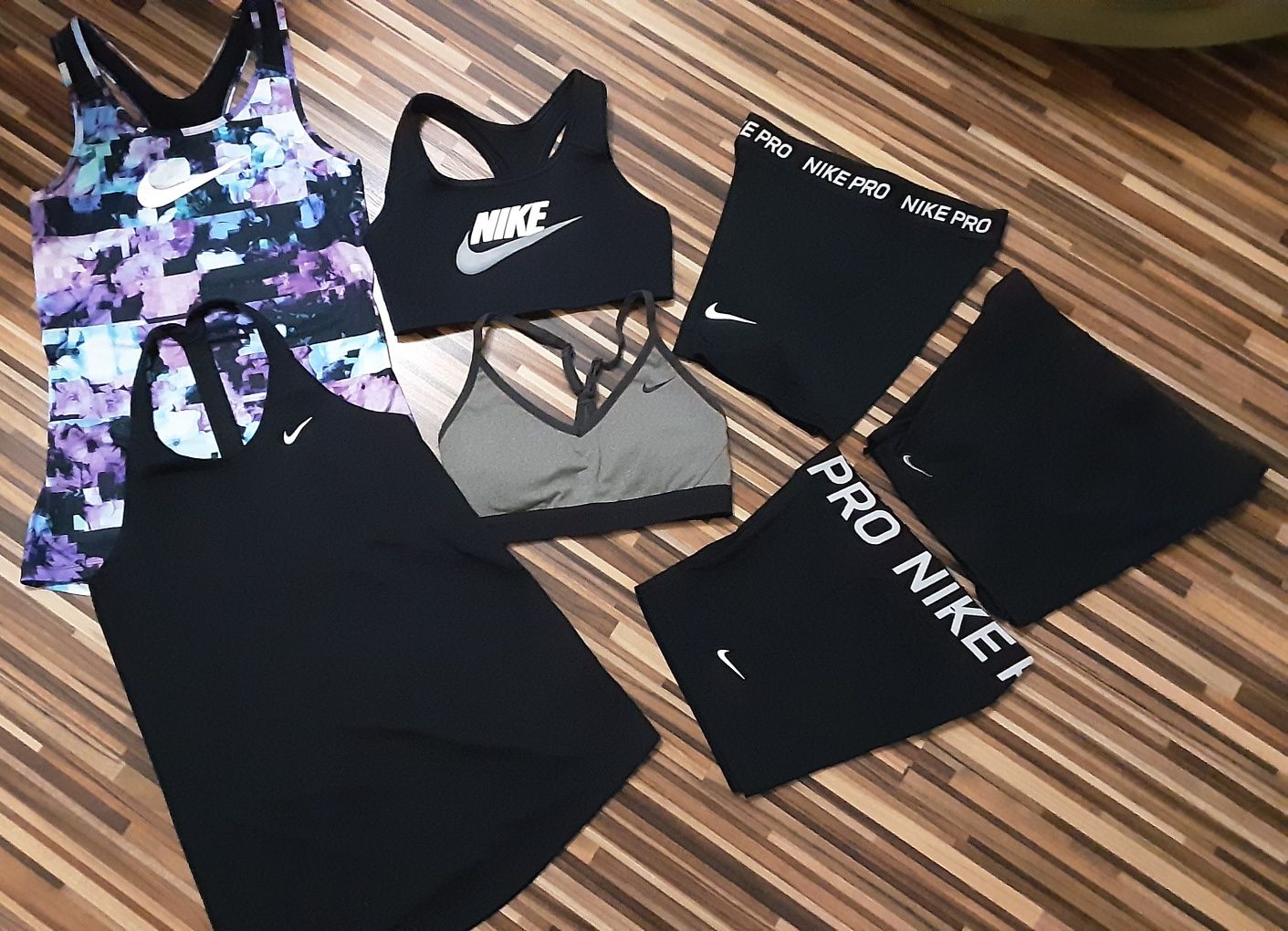 (S) NIKE,NIKE PRO оригинални клинове, бюстиета, топове
