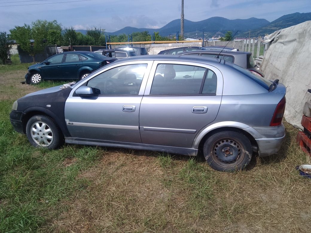 Dezmembrez Opel Astra G 1.6