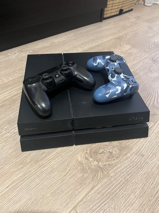 Ps4 standard edition 864GB с ИГРИ ПОДАРЪК
