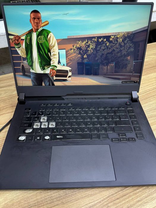 Продаю игровой ноутбук ASUS ROG Strix