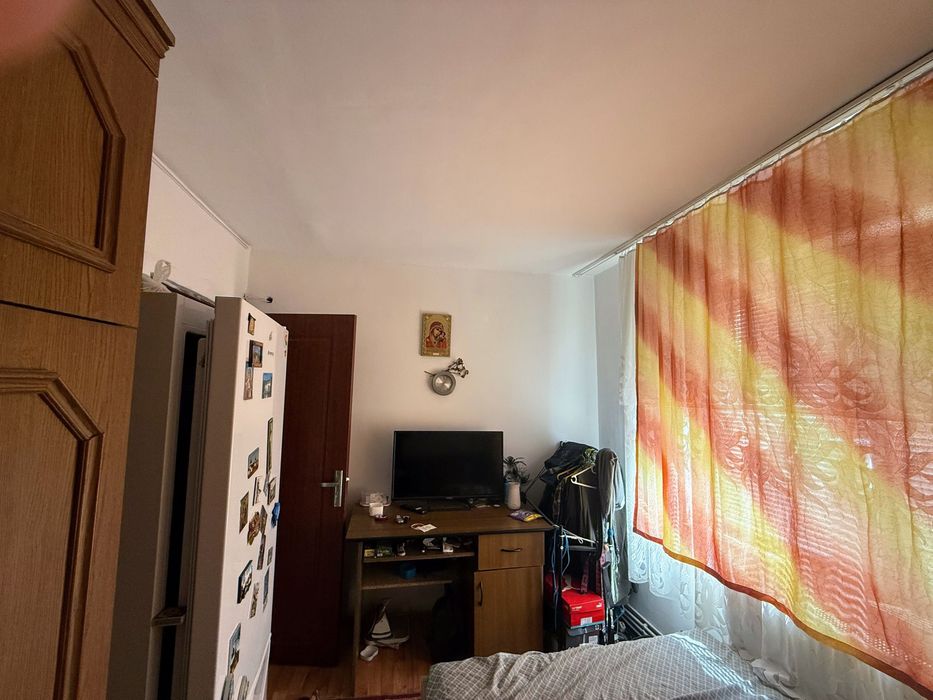 Apt 3 camere, 45 mp utili +balcon, zona Mall, Tg Jiu