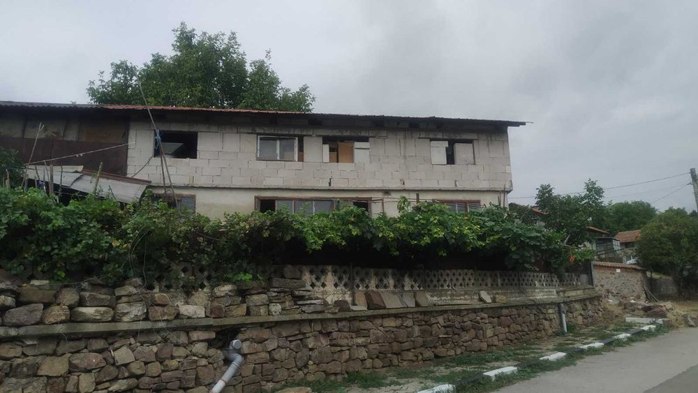 Продавам къща в с.Желява гр.София