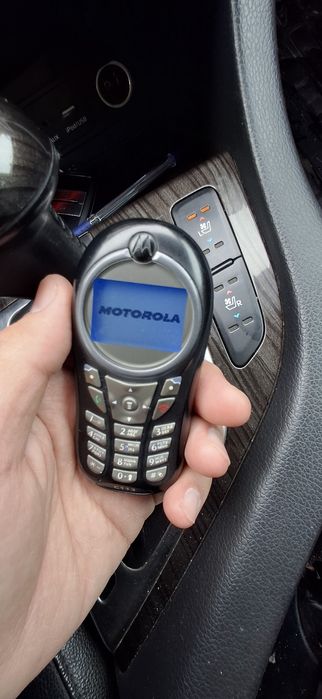 Продам телефон MOTOROLA в отличном состоянии.