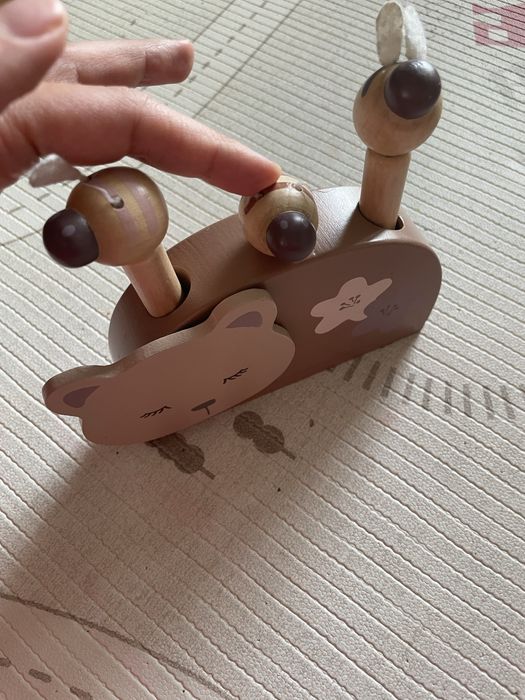 Jucarie pop-up din lemn