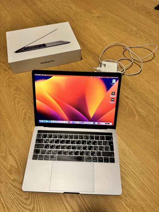 MacBook Pro 13, Touch Bar, 2,4GHz, 8GB, 512GB, A1989, Cutie