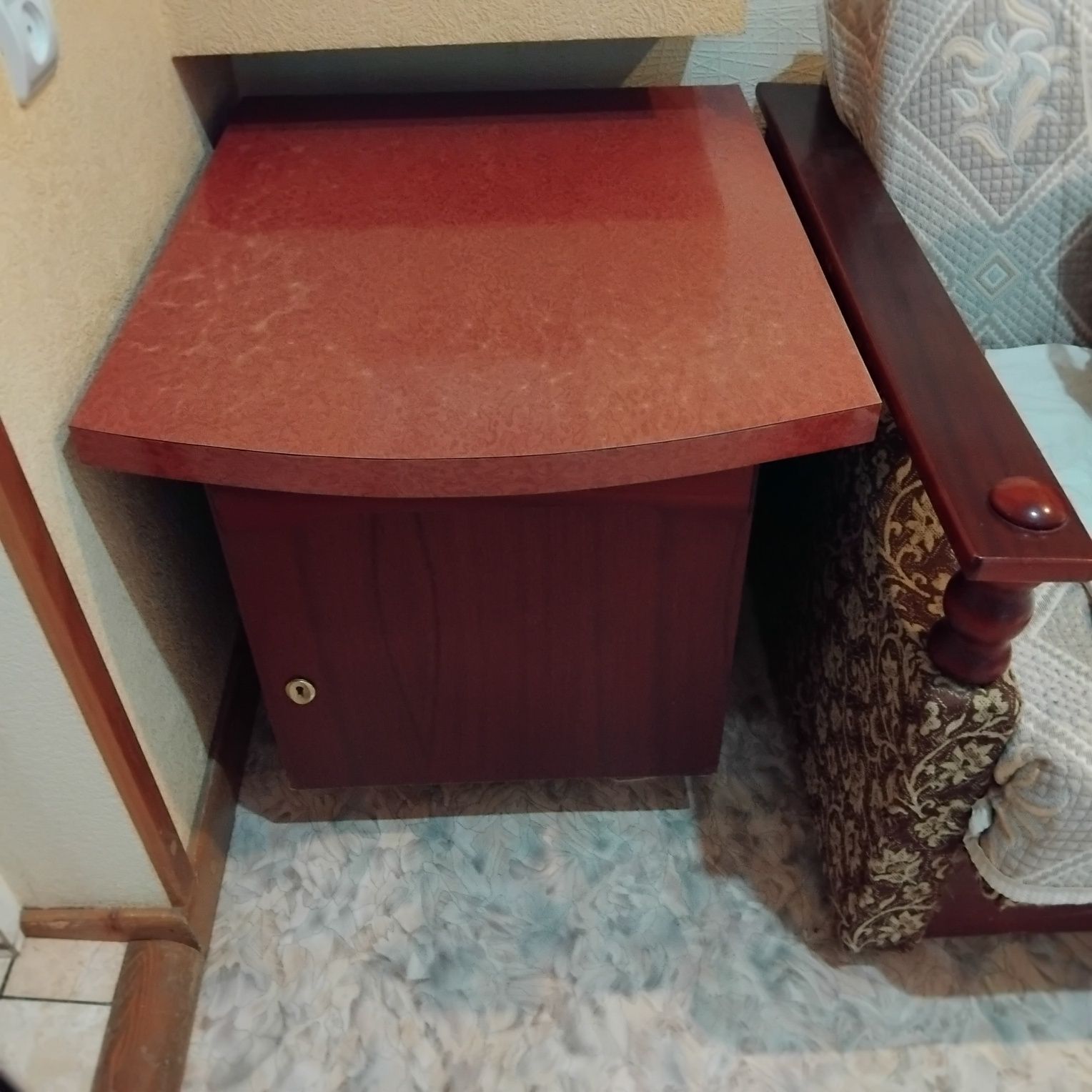 Тумбочка  60х70×60