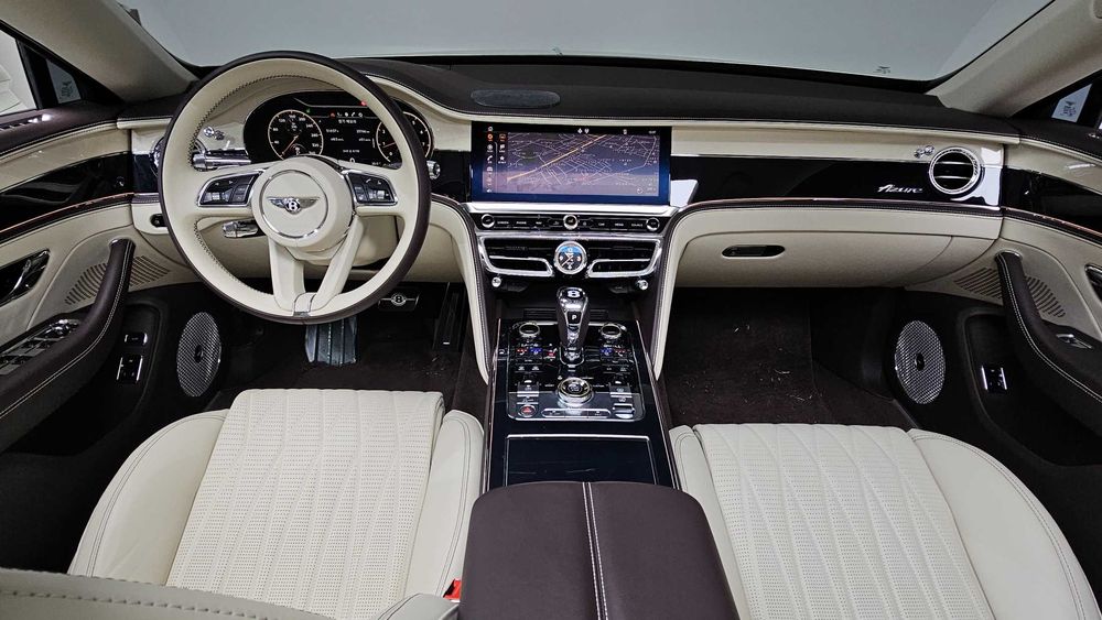Bentley Flying Spur 4.0 Azure — 2024 год