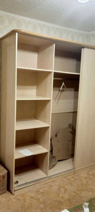 Шифоньер бывший в употреблении. Мебель