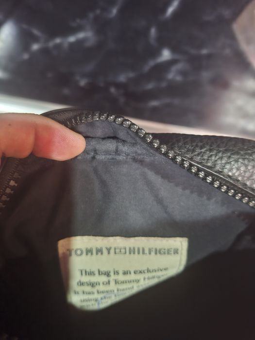 Tommy Hilfiger чанта