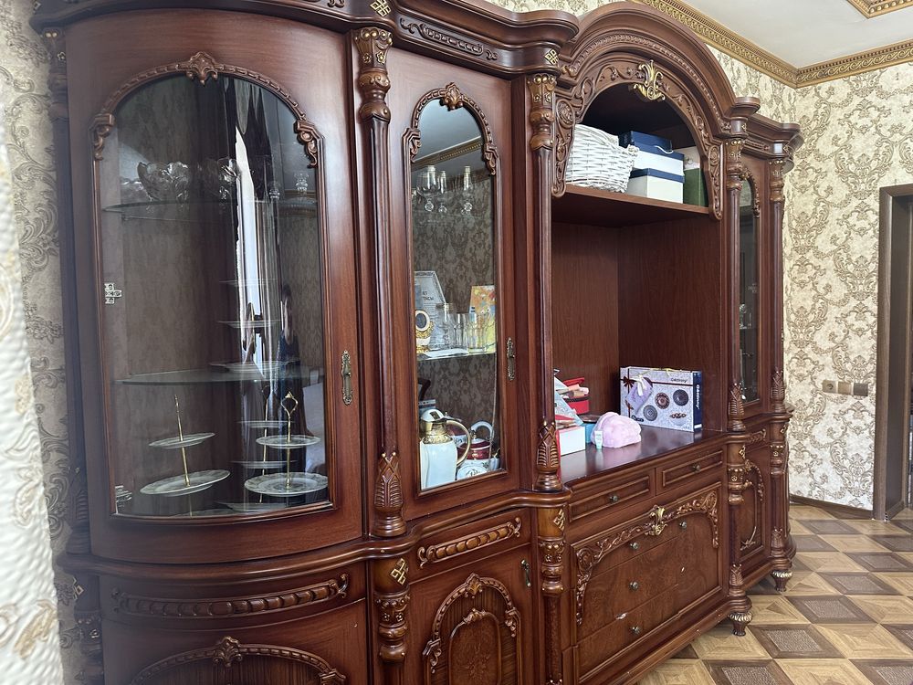 Продам Сервант