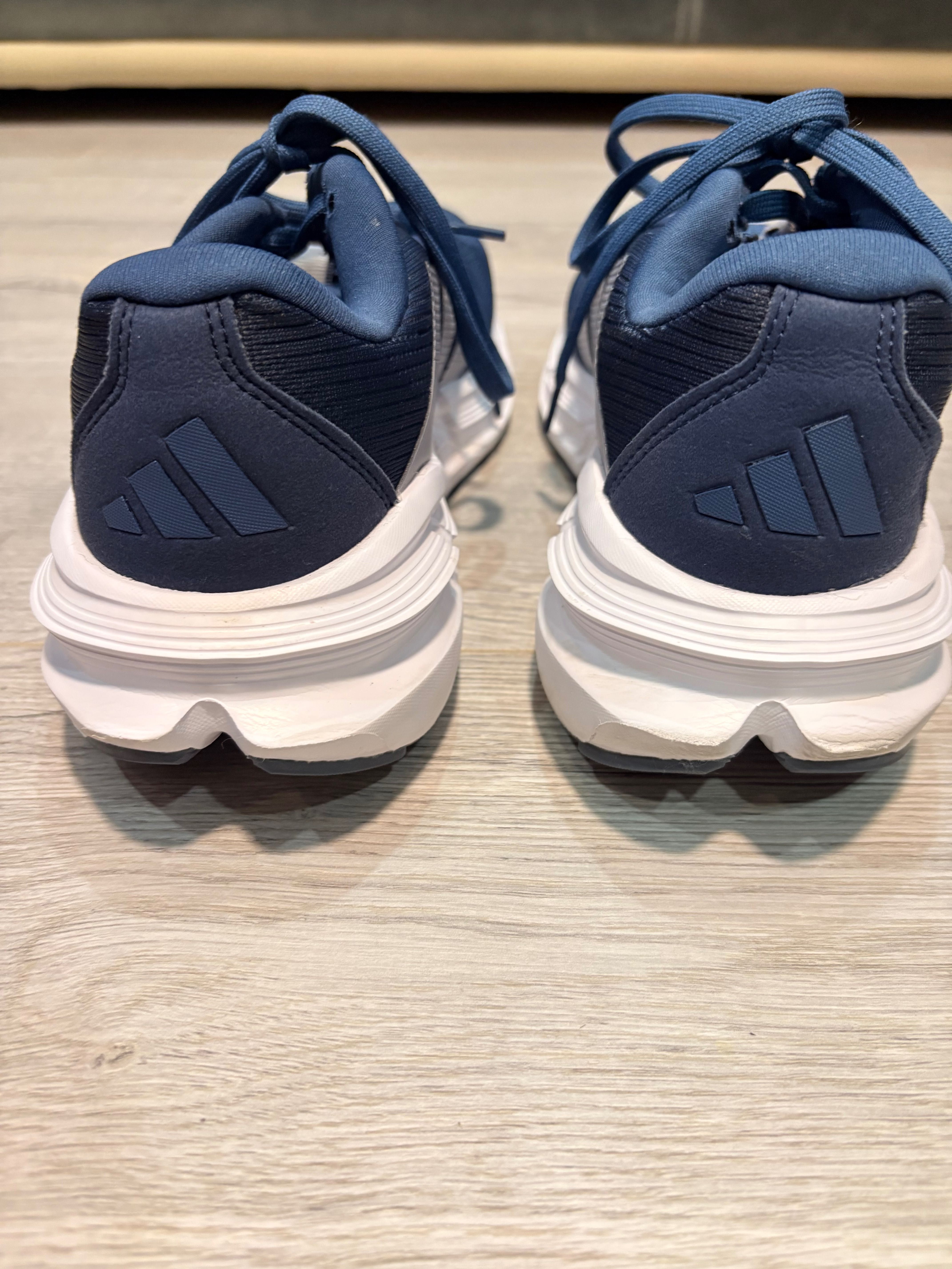 Летни маратонки adidas номер 44.5