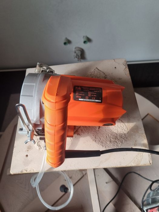 Fierastrau circular gresie