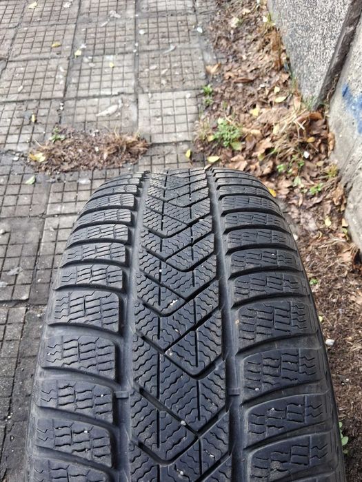 Pirelli winter 245 50 r19 105V RUN FLAT