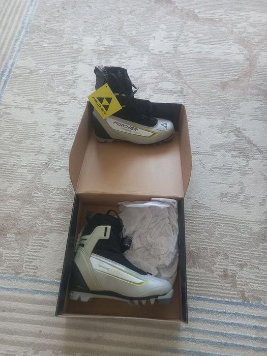 Продам лыжные ботинки, состояние новое