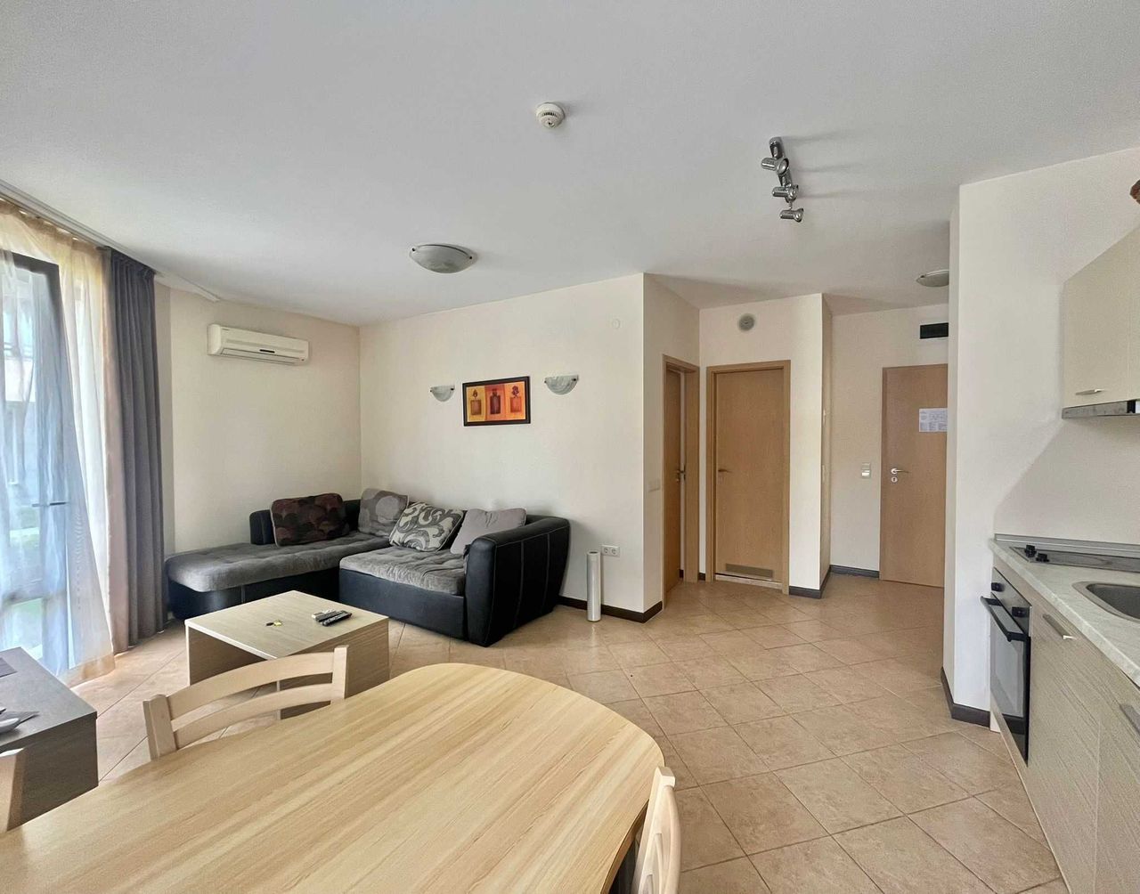 Продава се Двустаен апартамент в к.к. Слънчев бряг - 57 кв.м за 1315 €/кв.м - Снимка #1