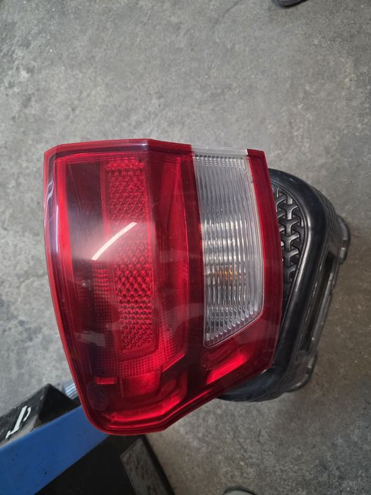 Комплект стопове леви grand cherokee wk2 2011 г