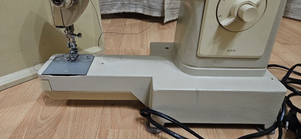 Шевна машина singer 533 перфекно състояние