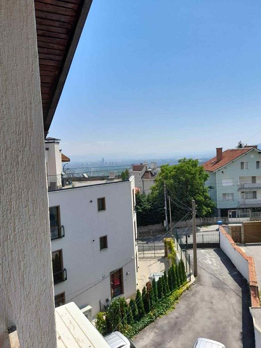 Етаж от къща в ж.к. Драгалевци.