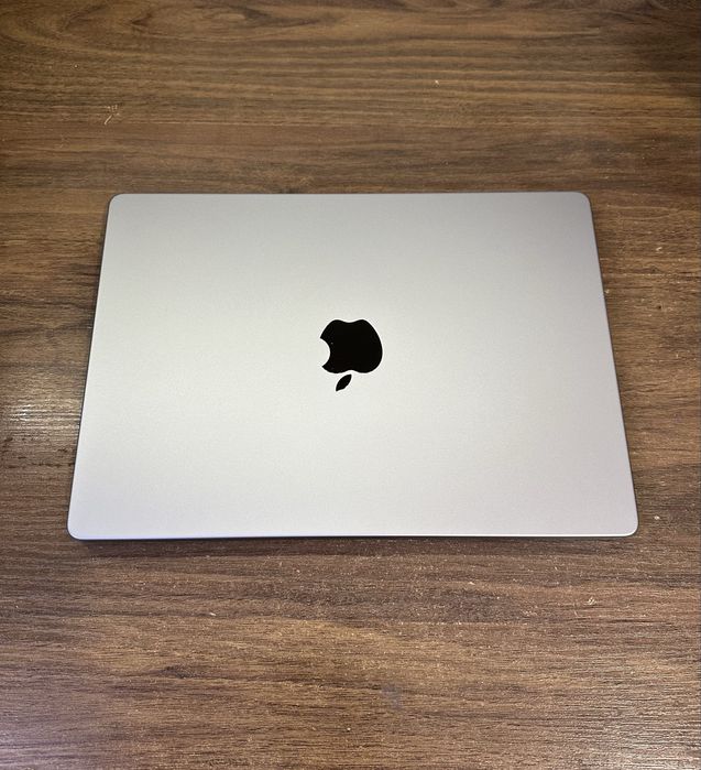 Macbook pro 14 M2 pro 16/512GB