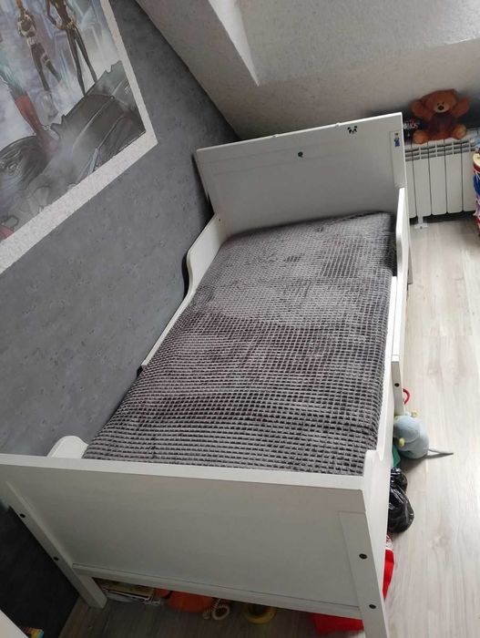 Разтегателно легло от естествено дърво