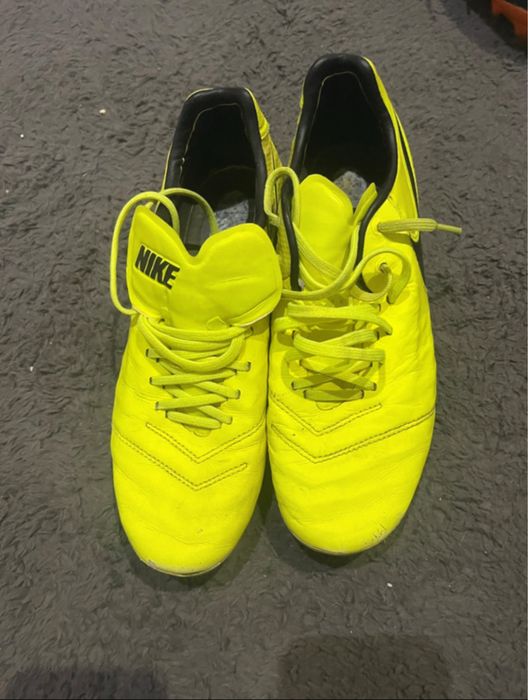 Ghete de fotbal nike tiempo