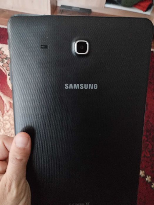 Samsung Galaxy Tab E 8.0 - Като нов+калъф