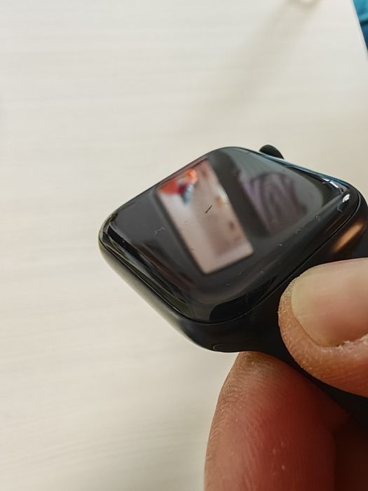 Vând iPhone 12 și Apple Watch SE gen 2