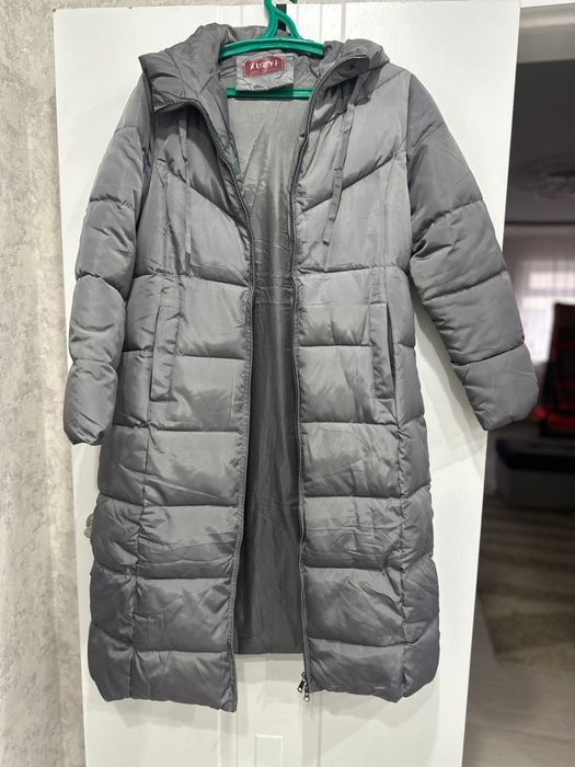 Пуховик зимний в отличном состоянии размер 48