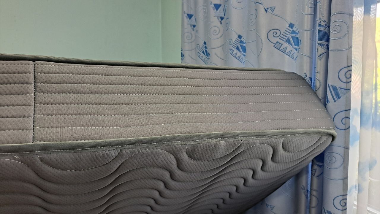 Ортопедический матрас 2.20*1.80 см в идеальном состоянии