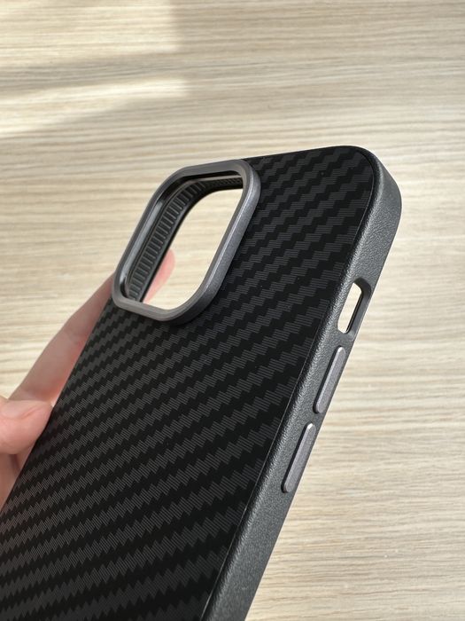Husă iPhone 14 Pro Carbon + Husă Clear (Gratis)
