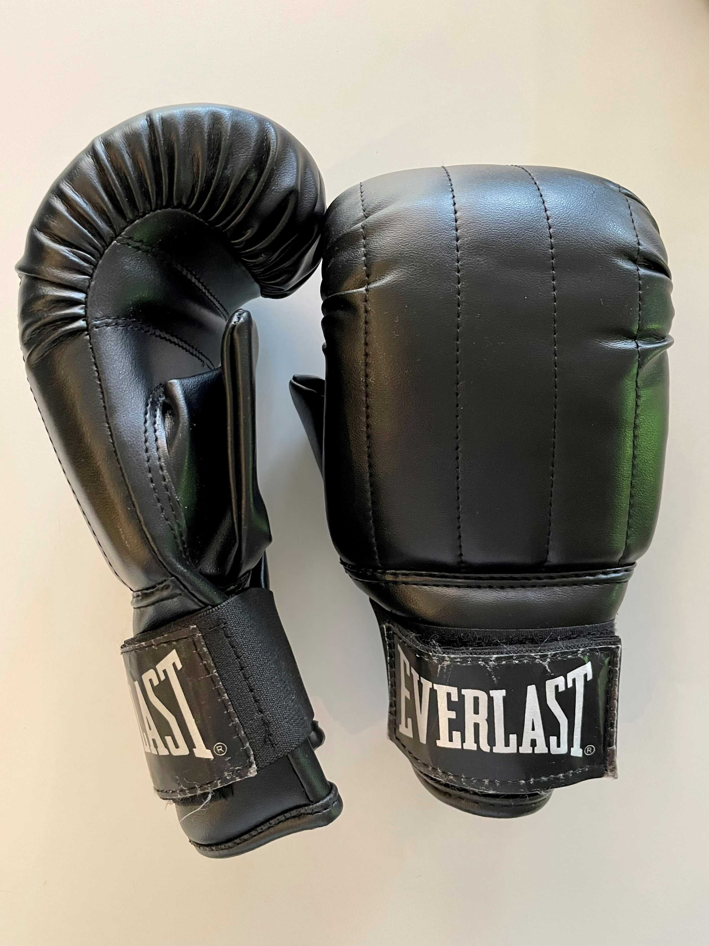 Боксови уредни и бокс аеробика ръкавици Everlast Boston Pro – S размер