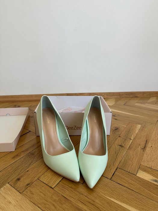 Елегантни обувки Dezee