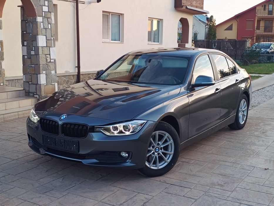 Bmw 320/xDrive 2.0L/184 Cp/Automat/Sport/Bixenon/Incalzire scaune/Navi