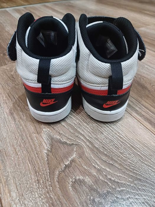 Високи маратонки Nike