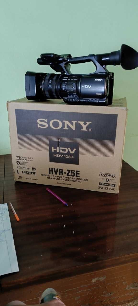 Видеокамера Sony HVR-Z5 сотилади