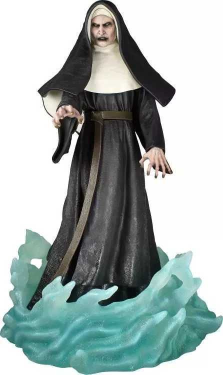 PVC Statue The Nun 23 cm  Diamond