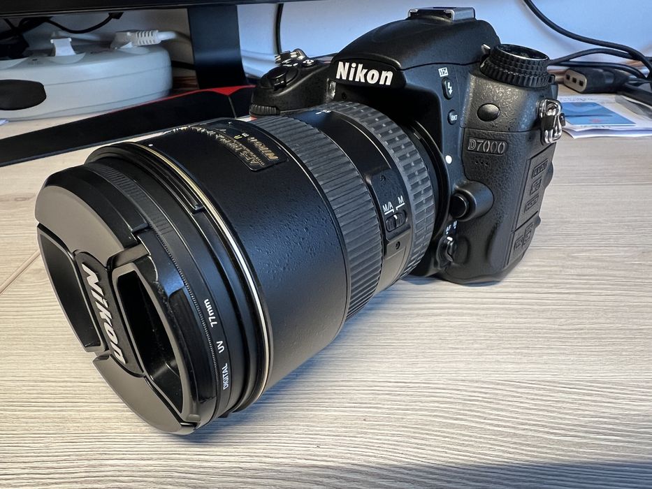 Vand NIKON D7000, obiectiv 35mm F1.8 DX, 17-55mm F2.8 DX, Grip  MB-D11